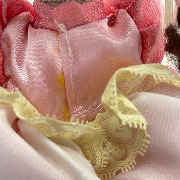 Seymour Mann Doll Connoiseur Collection Musical Erin Porcelain Plays "Aura Lee" - Picture 9 of 16